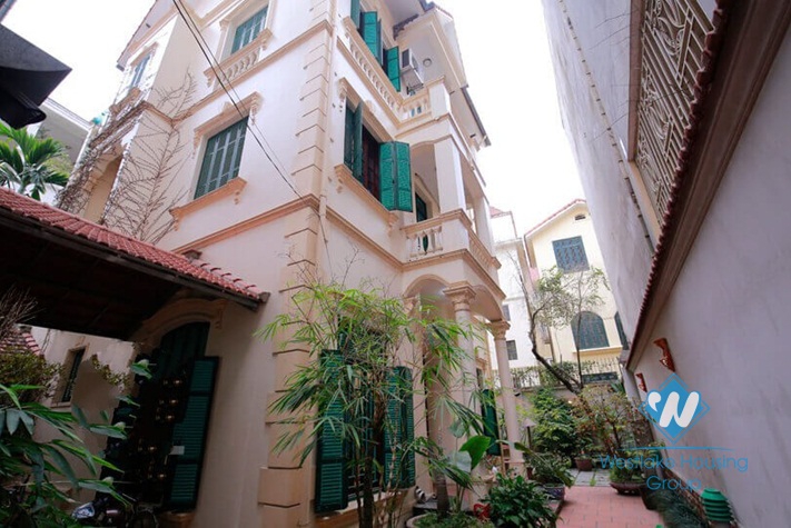 Spacious villa with swimming pool for rent in Tay Ho